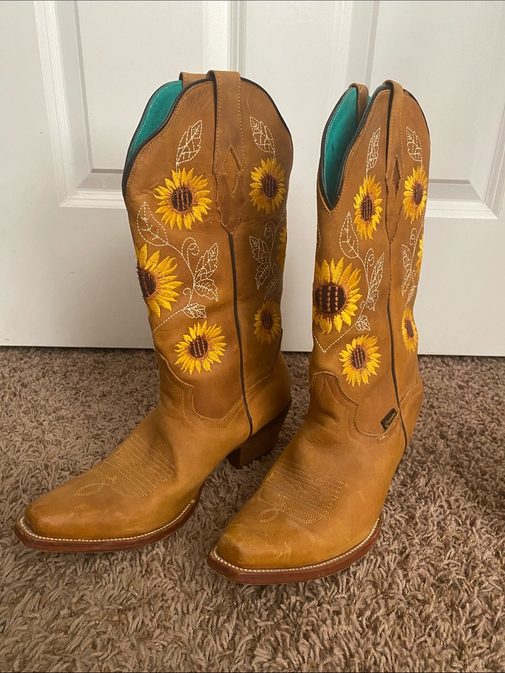 Cruzalta Sunflower Embroidered Leather Western Cowboy Boots